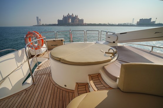 Majesty yacht | AED1,300/hour